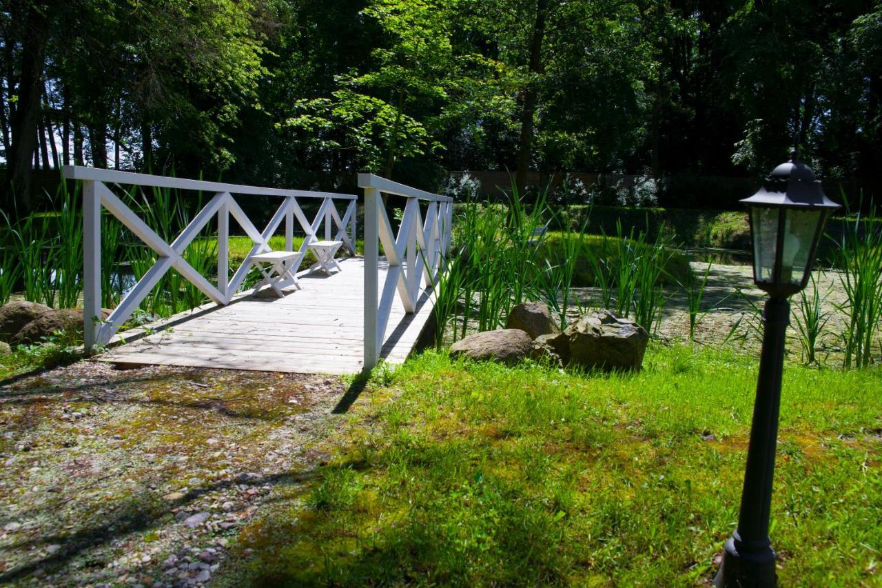 Dwor Kaliszki Hotel Exterior photo